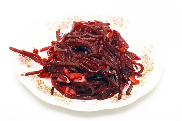 Свекла с хреном и красным луком