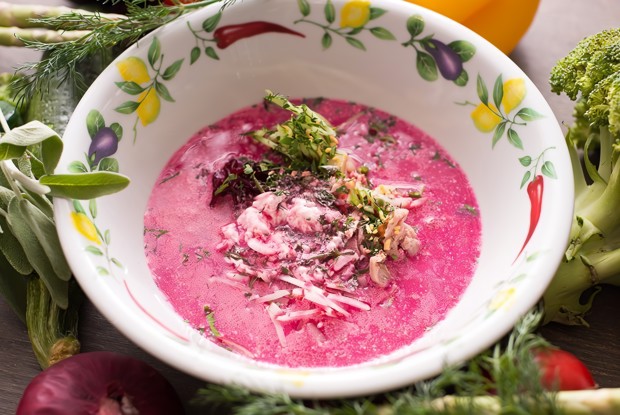 Свекольник со сливочным хреном