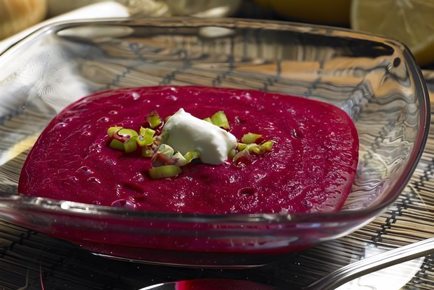 Свекольный суп с апельсином и мятой