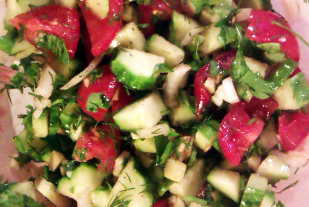 Свежий пряный салат