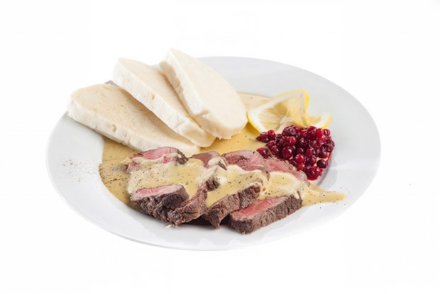 Вырезка со сливками и кнедликами