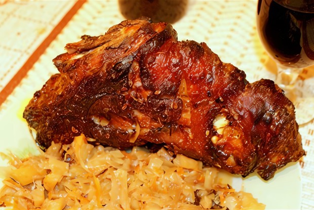 Свиная рулька по-чешски