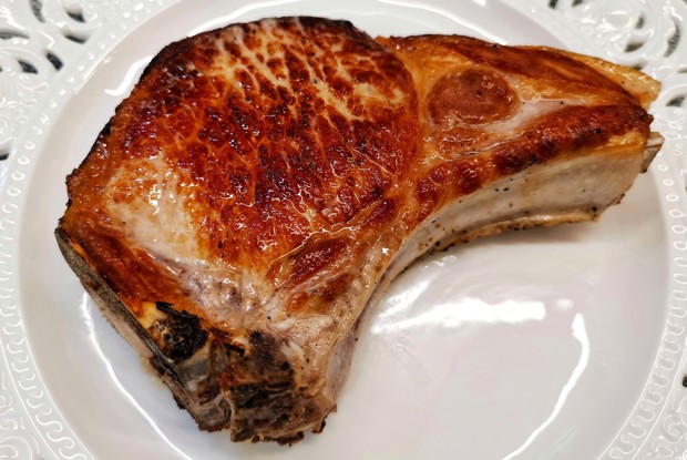 Свиная корейка на кости