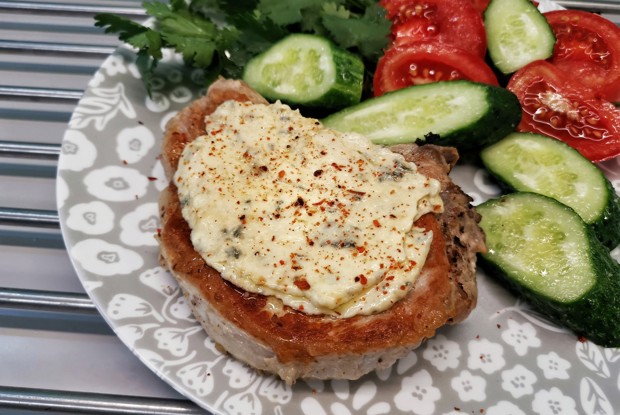 Свиная корейка в соусе дорблю