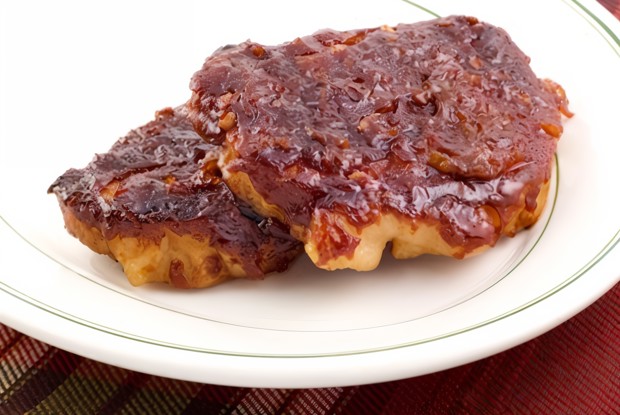 Свиные отбивные в деревенском соусе