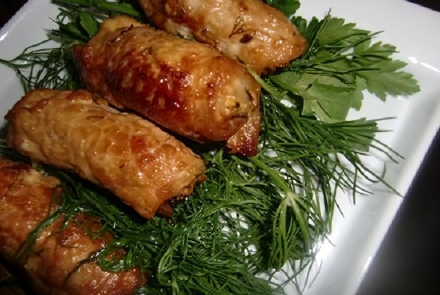 Свиные рулеты фаршированные шампиньонами и грушей