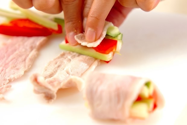 Свиные рулетики с овощами