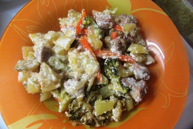 Свинина с овощами в горшочках