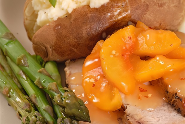 Свинина с персиками