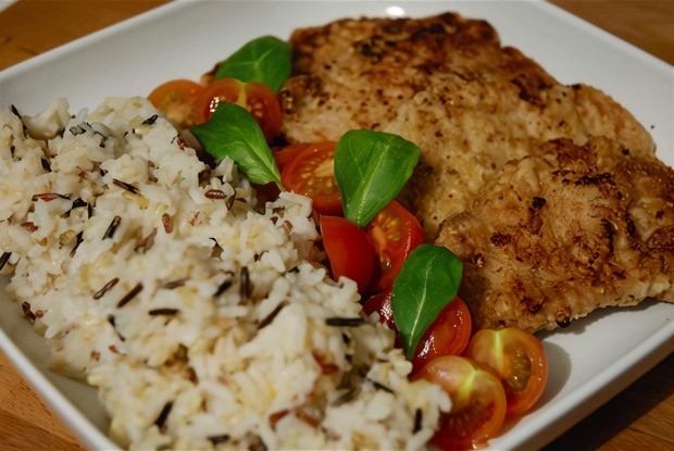 Свиной шницель в отрубях