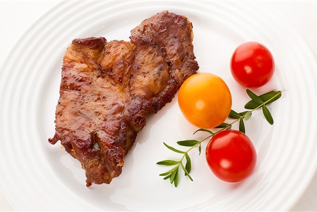 Свиные отбивные с шалфеем