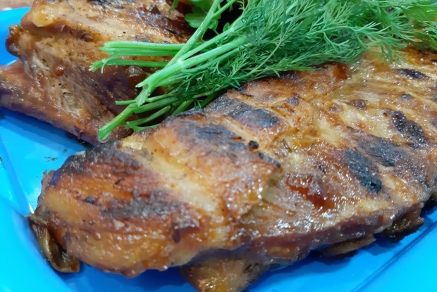 Свиные ребра с соусом BBQ