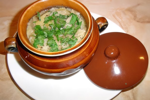 Свиные ребра в горшочке