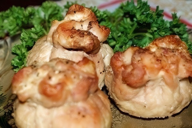 Свиные «узелки» с грибами