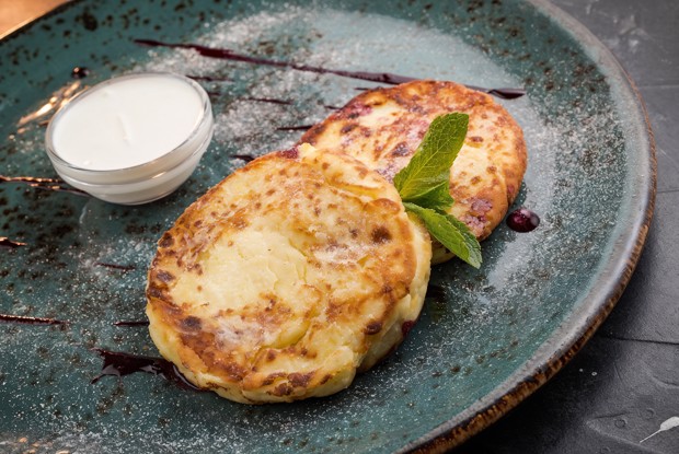 Сырники из рикотты с ягодами