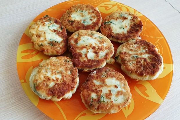 Сырники с сыром и зеленью
