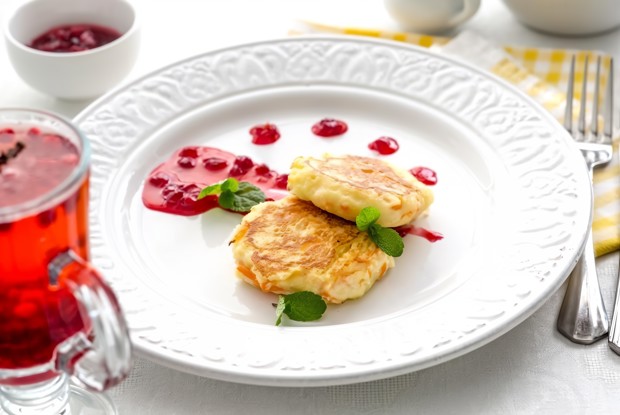 Сырники с ягодным взваром