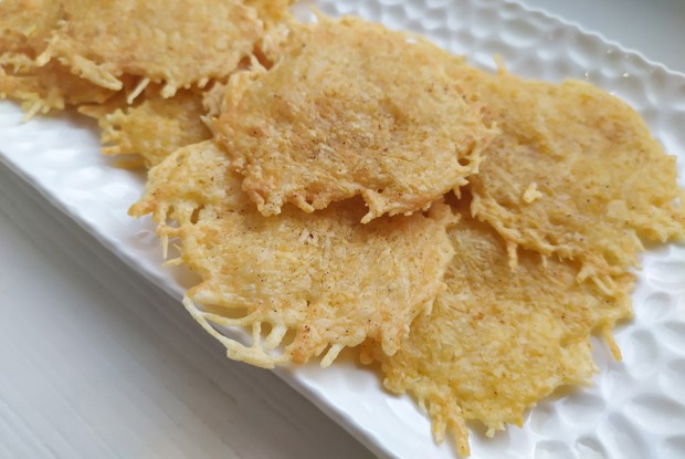 Сырные чипсы