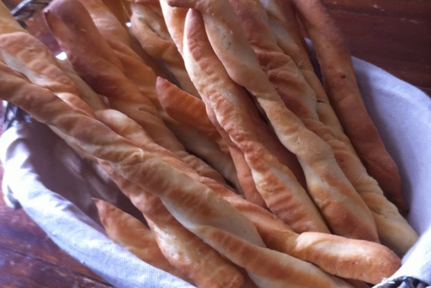 Сырные хлебные палочки