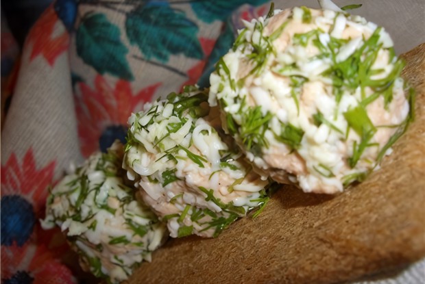 Сырные шарики с оливками и миндалем