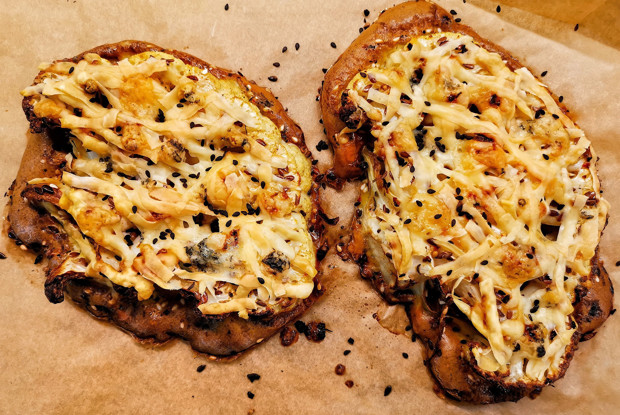 Сырные стейки из цветной капусты