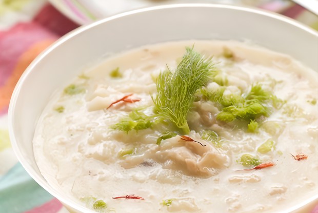 Тайский куриный суп с кокосовым молоком и лимонной травой