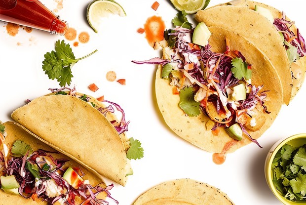 Тако с хрустящими рыбными палочками