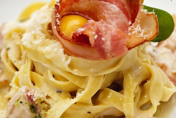 Тальятелле с каштанами, панчеттой и шалфеем