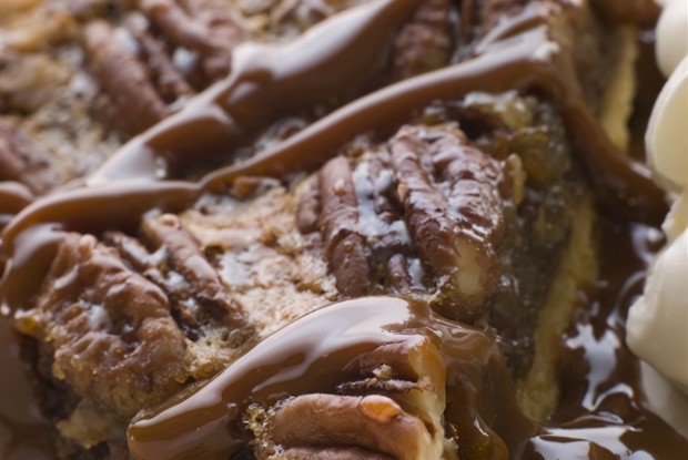 Тарт с кленовым сиропом и орехами пекан