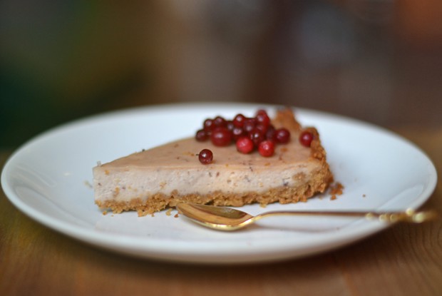 Тарт с вишней и творогом