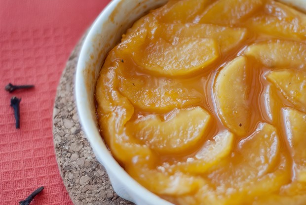 Тарт татен с грейпфрутовым сиропом и гвоздикой