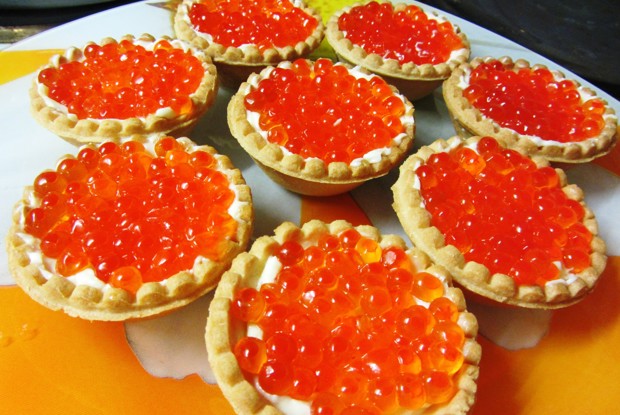 Тарталетки с икрой