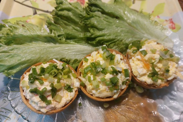 Тарталетки с крабовыми палочками