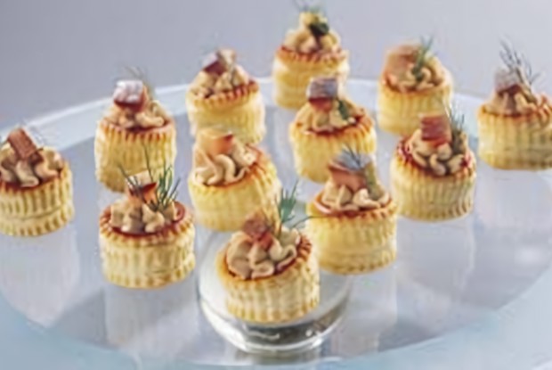 Тарталетки с муссом из норвежской сельди и творога