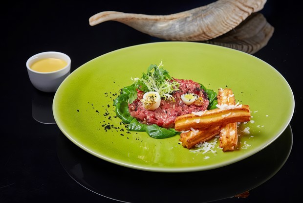 Тартар из говядины с чуррос