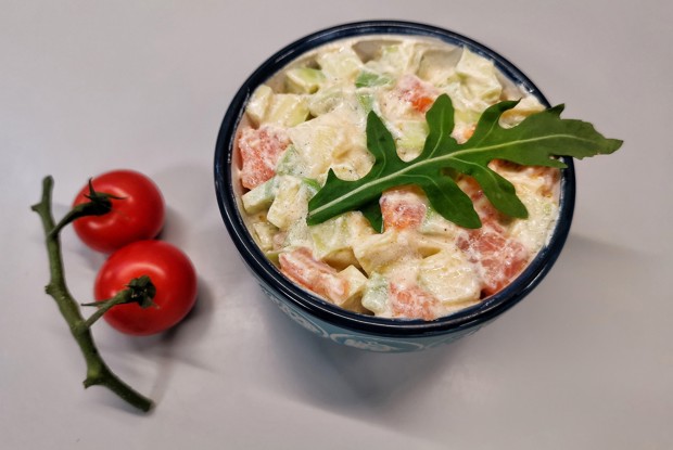 Тартар из лосося и авокадо