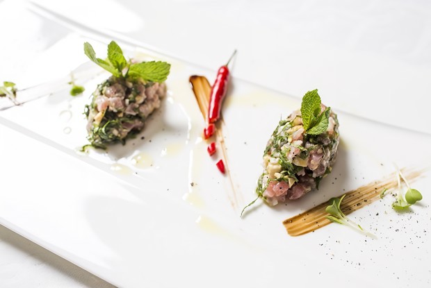 Тартар из тунца в тайском стиле от Жереми Урюти