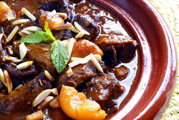 Тажин из баранины с черносливом и тыквой