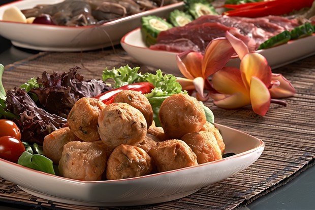 Тефтели рыбные в соусе с укропом