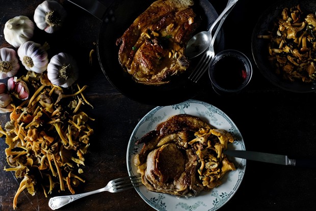 Телячий стейк с лисичками