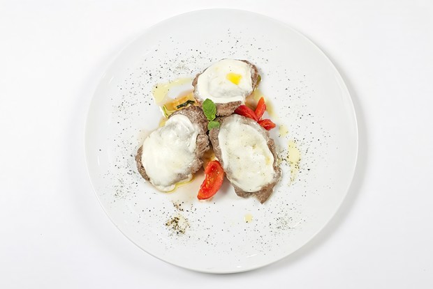 Телятина с моцареллой