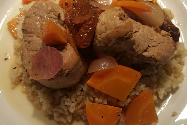 Телятина, тушенная с помидорами и белым вином