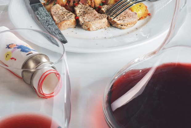 Телятина, жаренная на воде, с яблочным чатни