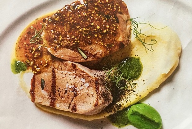 Телячий язык с пюре из сельдерея