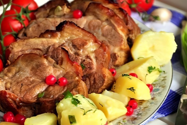 Телятина с картофелем и грибами