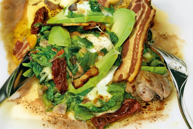 Теплый салат с куриной грудкой