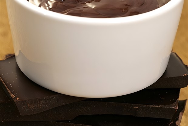 Теплый шоколадный соус с портвейном