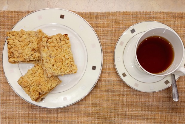 Тертый пирог с фруктами