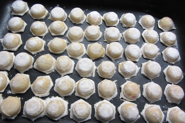 Тесто для вареников и пельменей