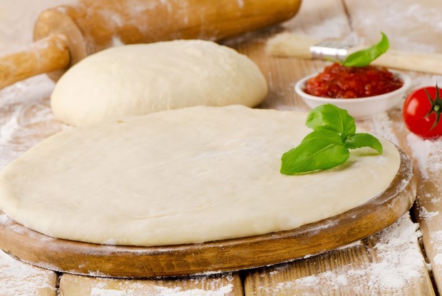 Тесто для одной большой пиццы